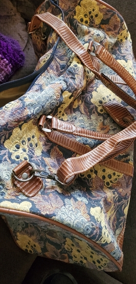 Purses wallets and duffle bags - Picture 16 of 16